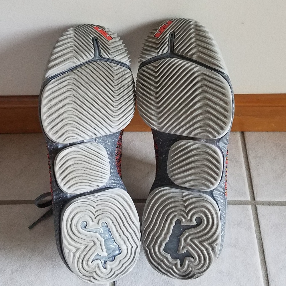 SOLD ON MERCARI Lebron 16 Multicolor 20/20 - Picture 7 of 7